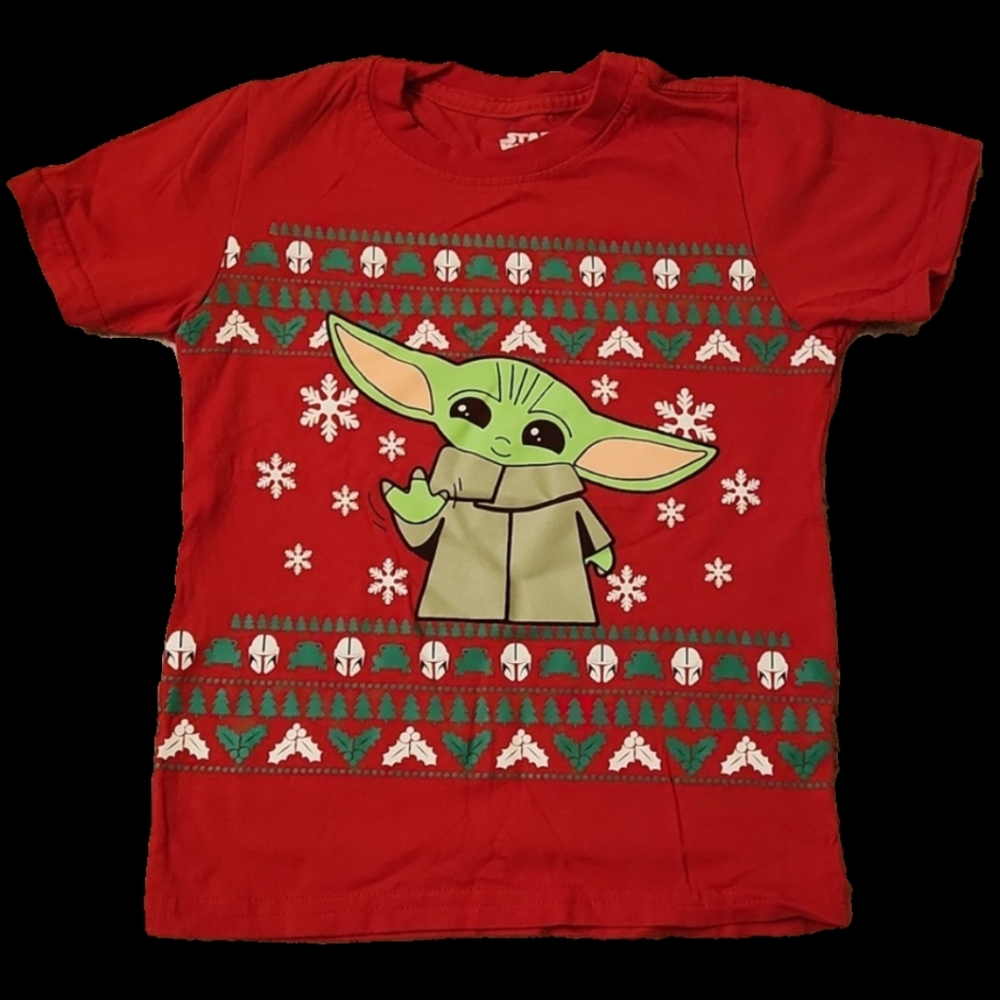 ❤️3/15$❤️Star Wars red green  baby Yoda tshirt size 6T 100% cotton